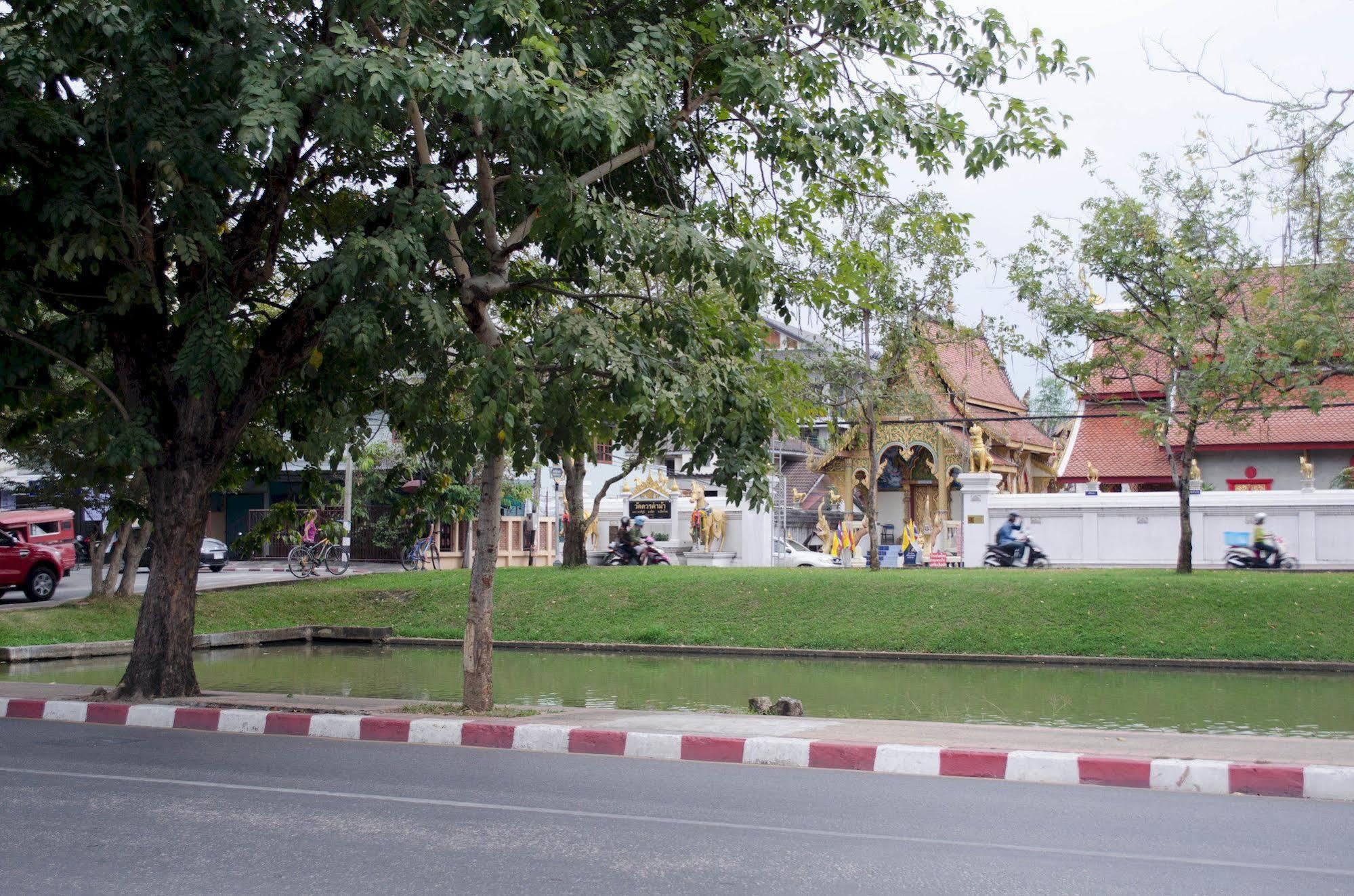 I-Smile & U2 Hostel Chiang Mai Exterior photo